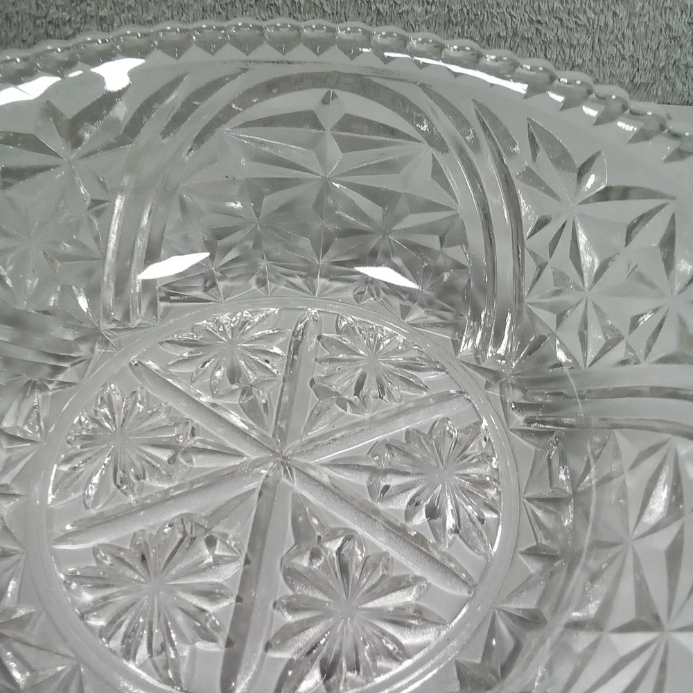 Vintage Clear Pressed‎ Glass Starburst Diamond Cut Scalloped Edge Fruit Bowl 9in